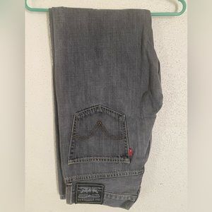 Levi’s 505 Jeans Size ( 33 x 32 )